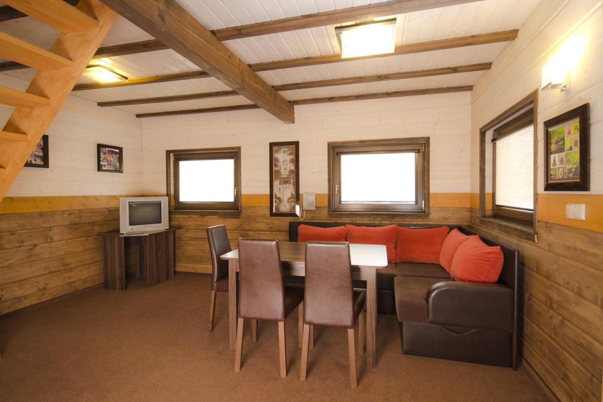 Hotel Niedzwiadek Wdzydze Kiszewskie Quarto foto